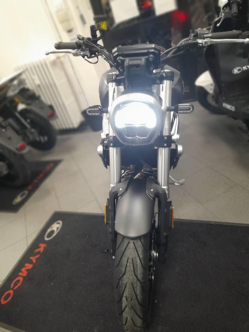 Voge Trofeo 500AC (2022 - 25) (10)