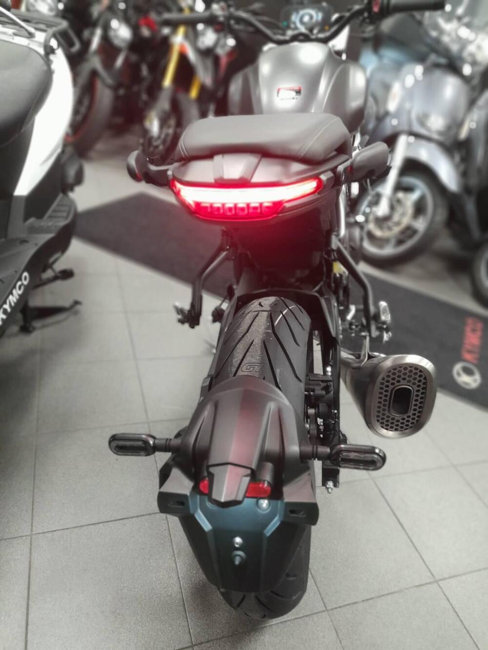 Voge Trofeo 500AC (2022 - 25) (11)