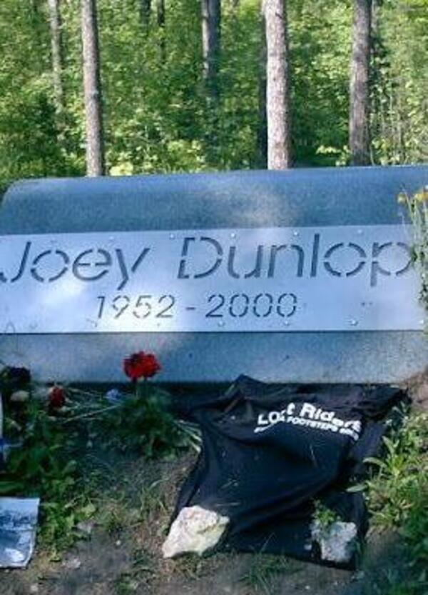 Vandalizzato il Joey Dunlop Memorial a Tallin: che vergogna