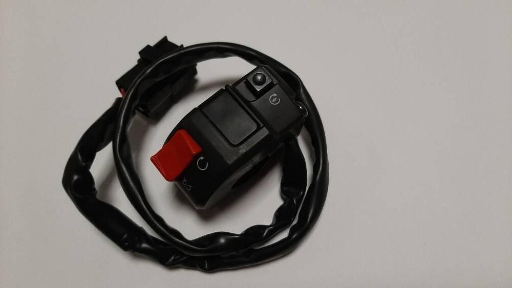Braccialetto dx comando luci Ducati Monster 11 (2)