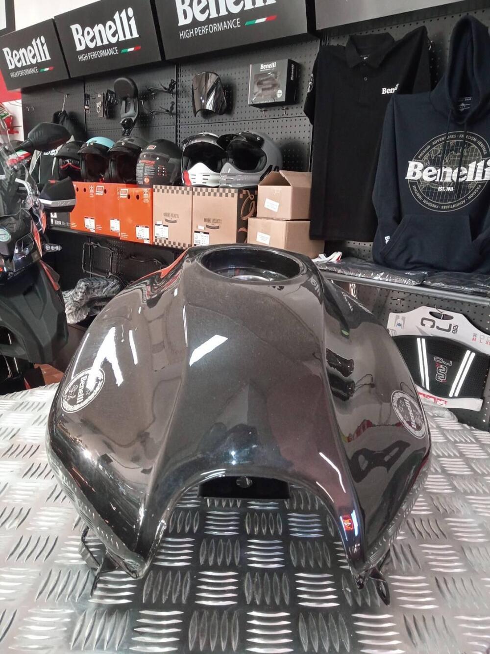 Serbatoio 302S Benelli (2)