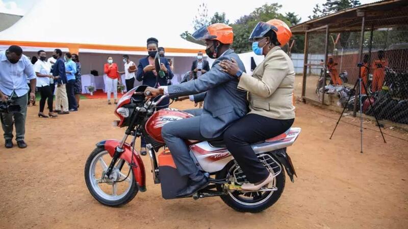 Africa. Il moto-taxi &egrave; green e si prenota con l&#039;app