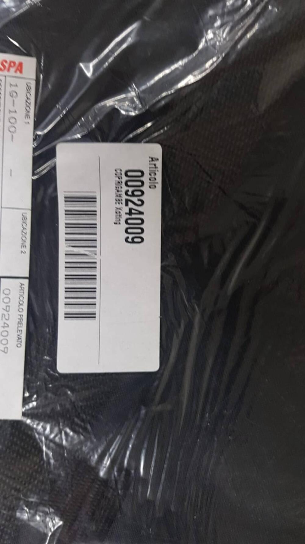 COPRIGAMBE ORIGINALE KYMCO XCITING COD. 00924009 (2)