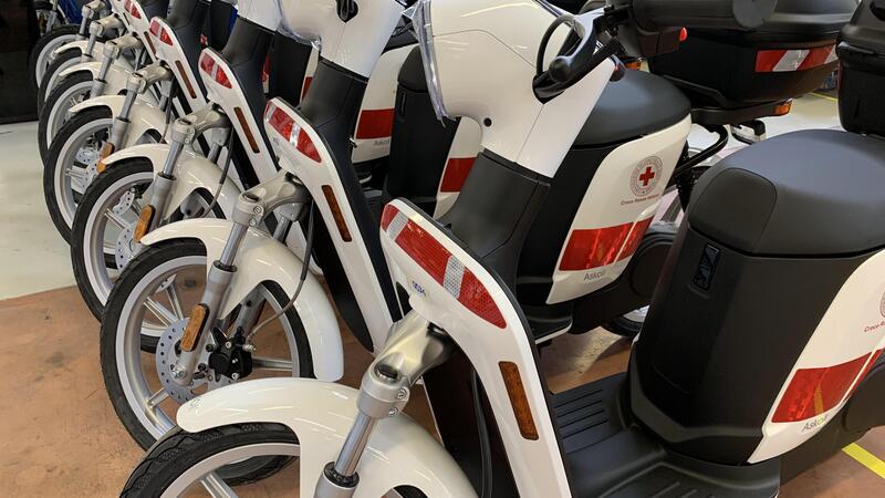 Askoll dona eBike e scooter alla Croce Rossa