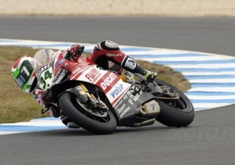SBK. Lowes davanti a Giugliano e Melandri nelle prove a Phillip Island