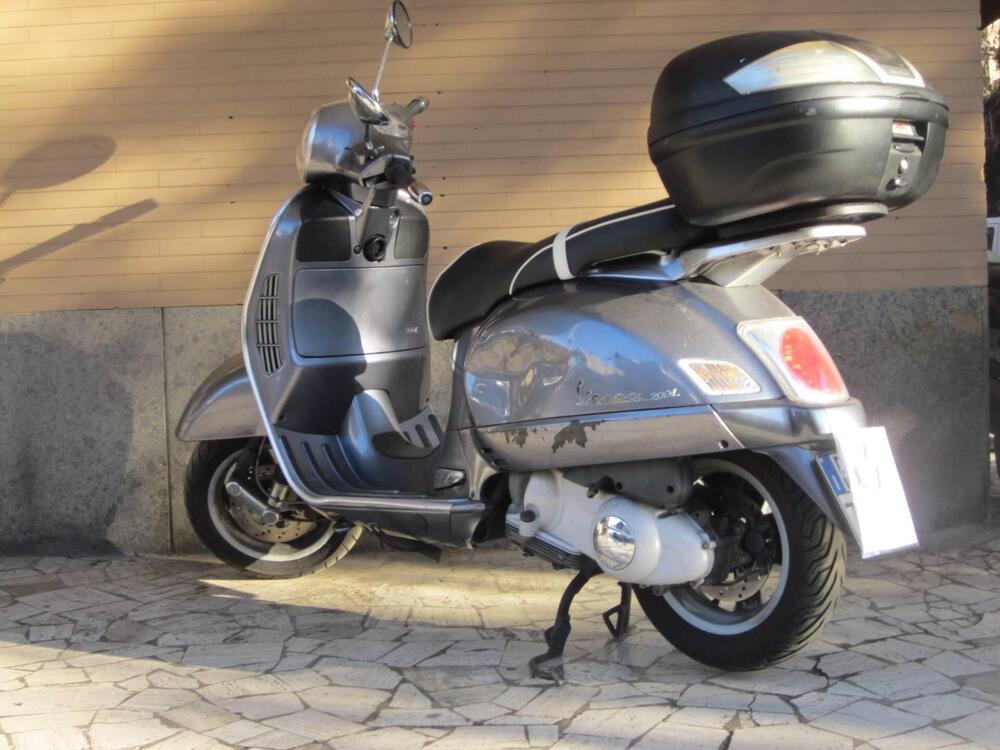 Vespa Granturismo 200 L (2)