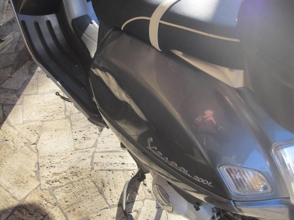 Vespa Granturismo 200 L (11)