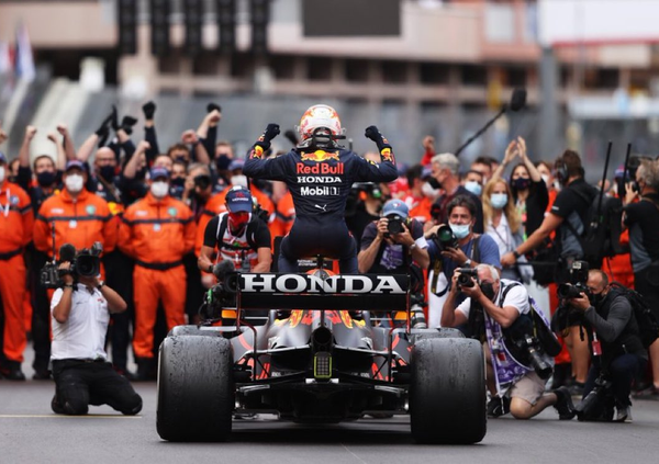 Red Bull e Honda, continua la partnership che ha portato Verstappen al titolo