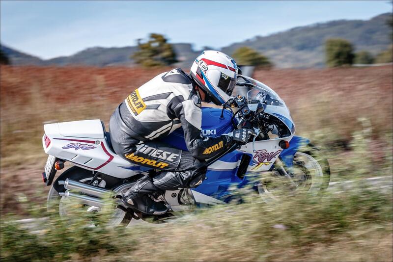 YoungTimer: il test della mitica Suzuki RGV 250