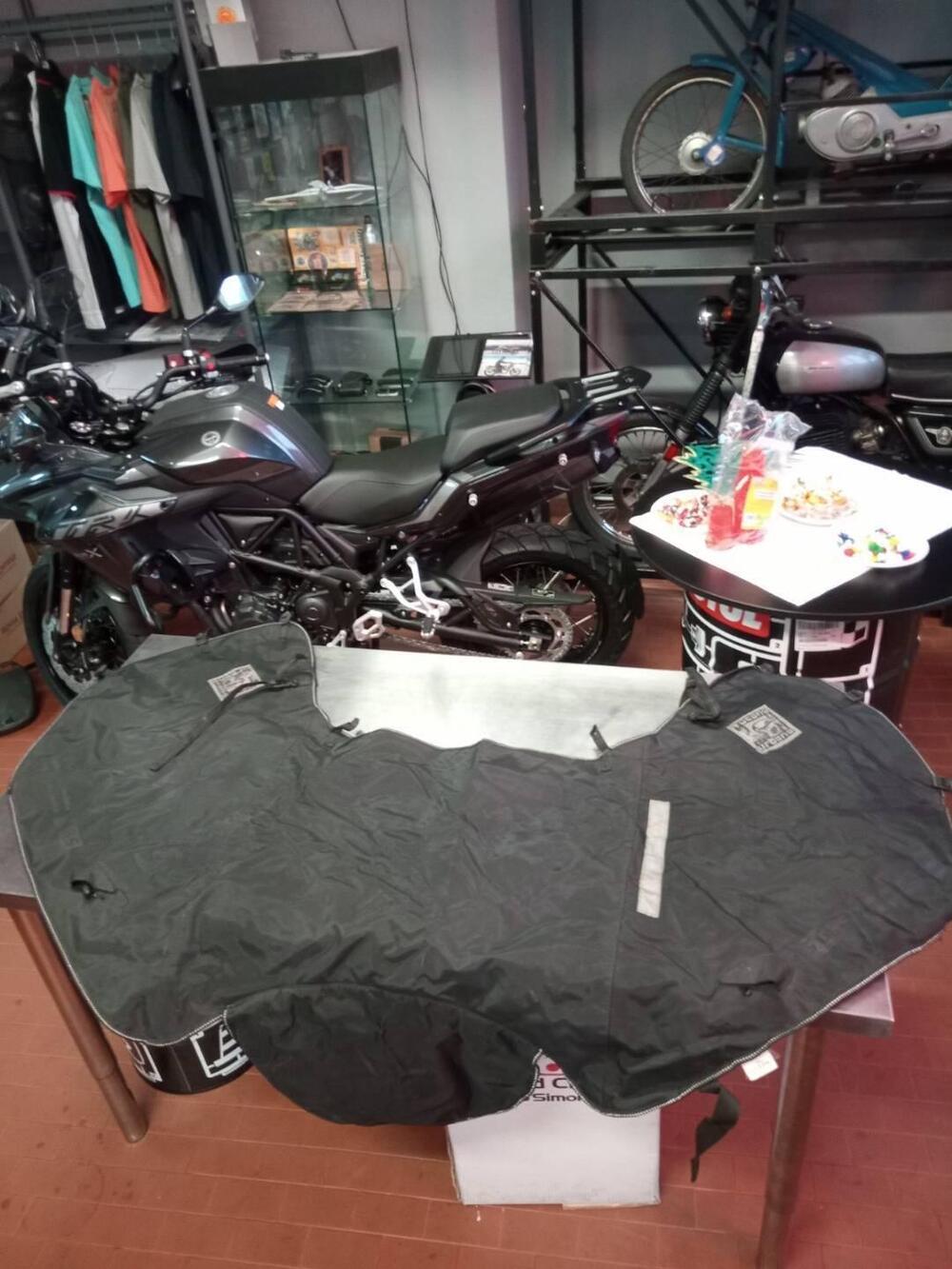 Termoscud Coprigambe Per Suzuki Burgman 400 Tucano Urbano