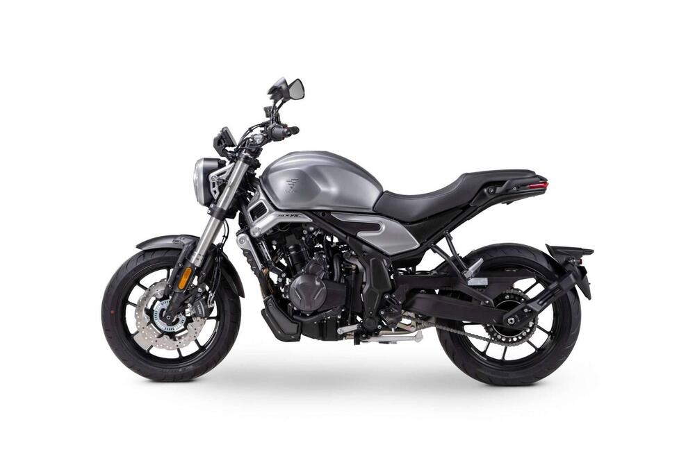 Voge Trofeo 500AC (2022 - 25) (4)