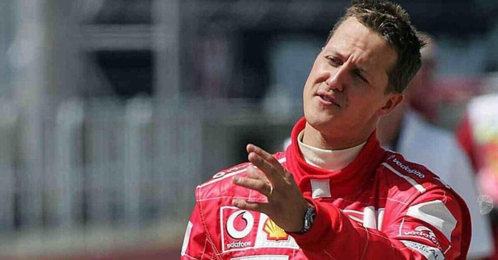 Max Biaggi fa gli auguri a Michael Schumacher con una foto iconica