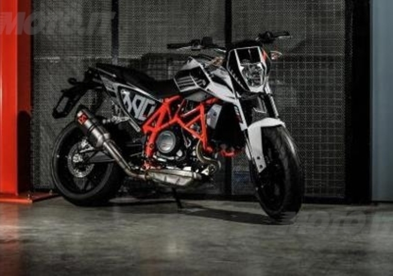 Un kit in omaggio per la KTM 690 Duke