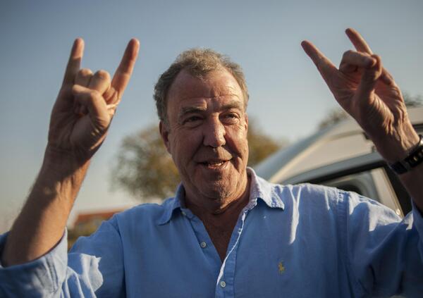 Jeremy Clarkson doma i cavalli ma non le vacche: &ldquo;Una mi ha attaccato e mi ha fracassato i testicoli&rdquo;