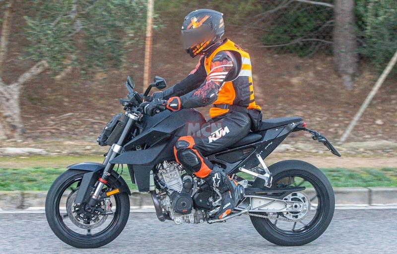 La futura KTM Duke 990 si avvicina [Foto spia]