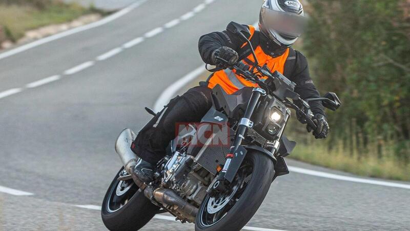 La futura KTM Duke 990 si avvicina [Foto spia]