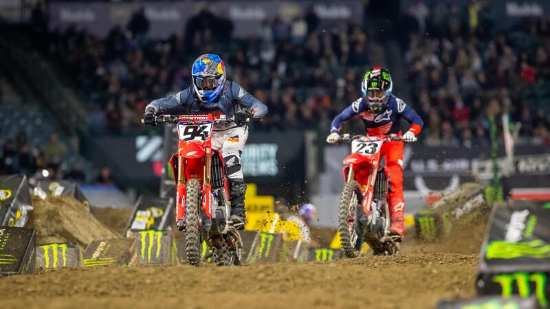 Supercross 2022. Roczen e Craig vincono ad Anaheim 1 [VIDEO]