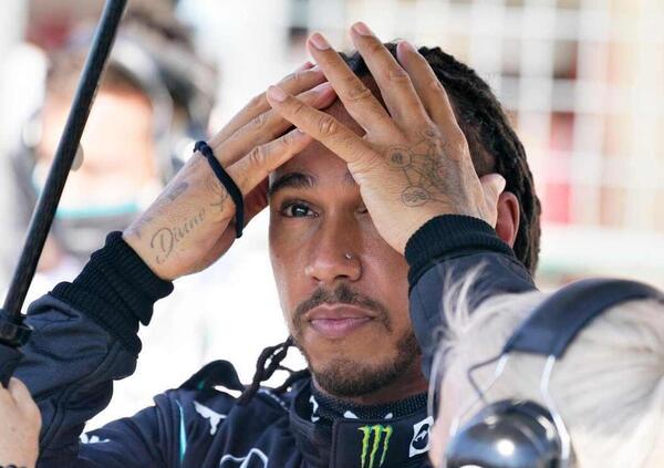Hamilton parla con la FIA: silenzio stampa fino alla conclusione dell&#039;indagine su Abu Dhabi, l&#039;alternativa &egrave; il ritiro