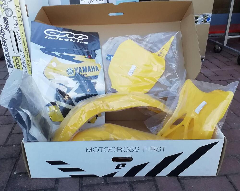 Plastiche Yamaha 125/250 2002/2004