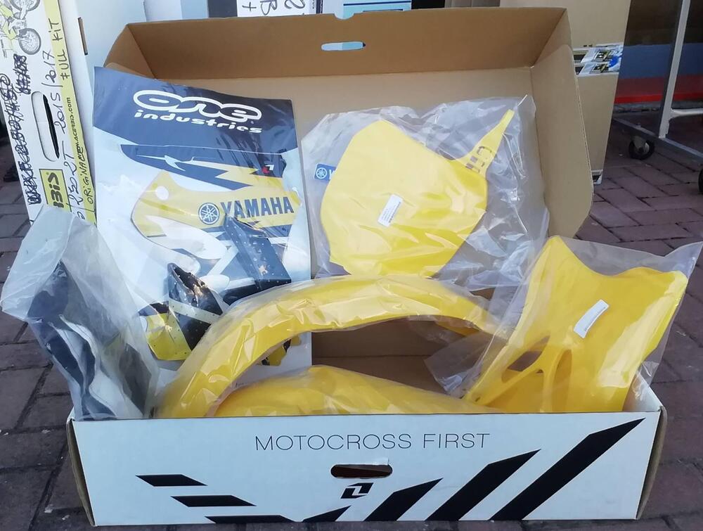 Plastiche Yamaha 125/250 2002/2004 (2)