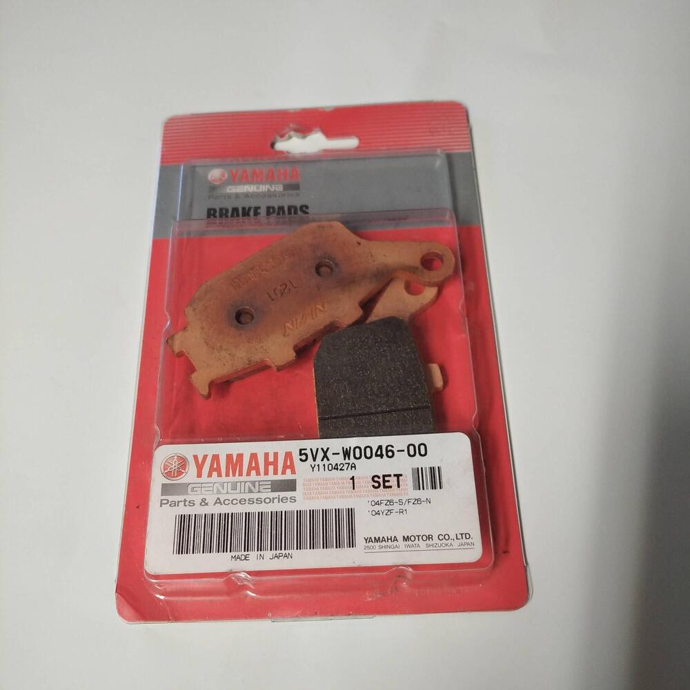 PASTIGLIE POST. YAMAHA R6/R1/XJ6/FZ8/FZ1/FZ6/XSR90