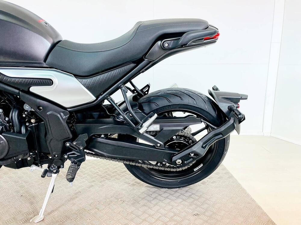 Voge Trofeo 500AC (2022 - 25) (16)