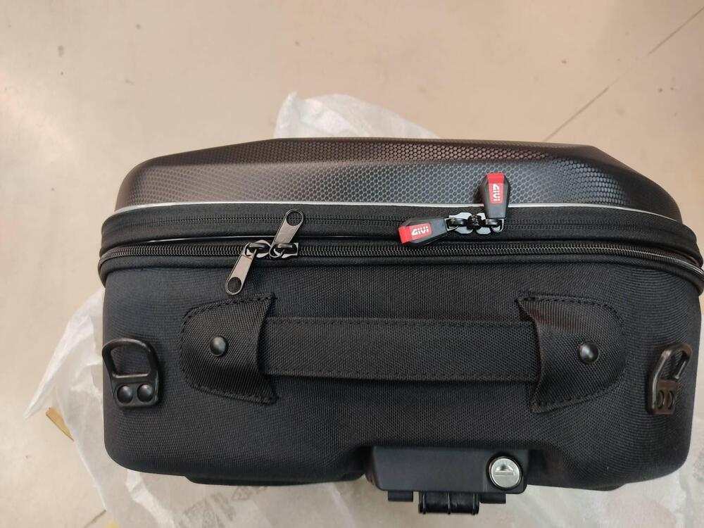 COPPIA DI BORSE LATERALI GIVI ESPANDIBILI (3)