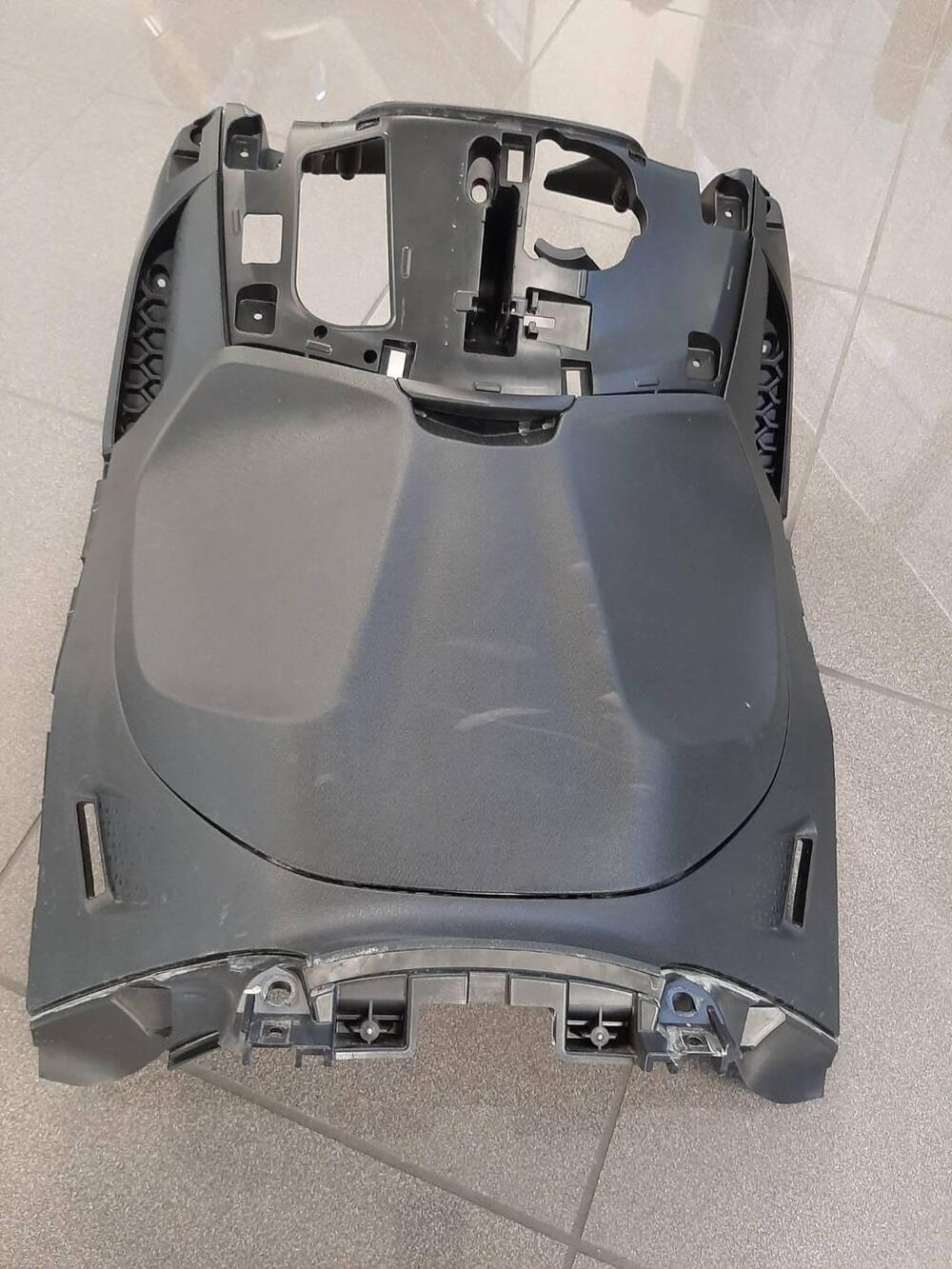 SCUDO INTERNO (BAULETTO INTERNO ) PIAGGIO BEVERLY