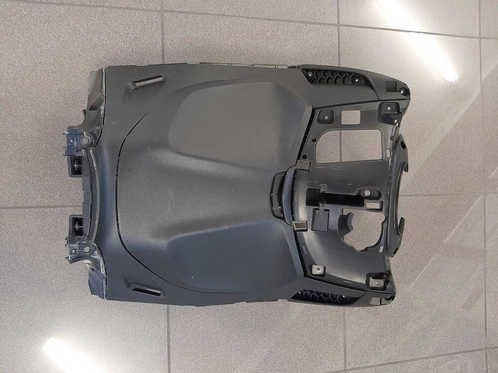 SCUDO INTERNO (BAULETTO INTERNO ) PIAGGIO BEVERLY (2)