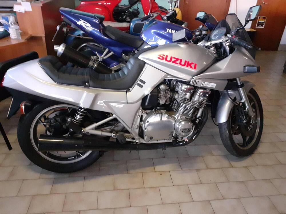 Suzuki Katana 750
