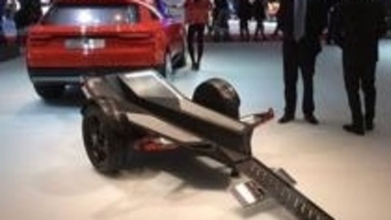 A Ginevra un inedito carrello per la Ducati Panigale firmato Giugiaro