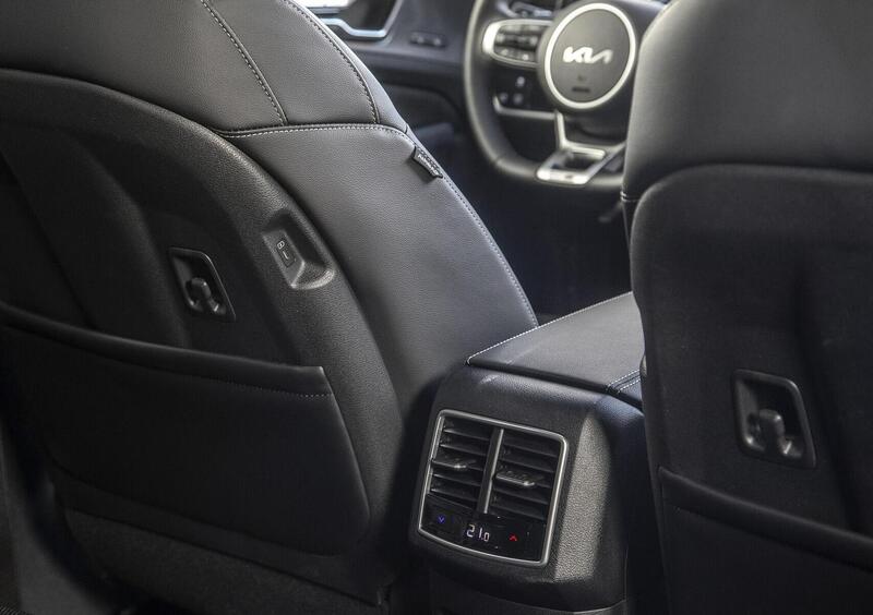 Kia Sportage (2021-->>) (40)