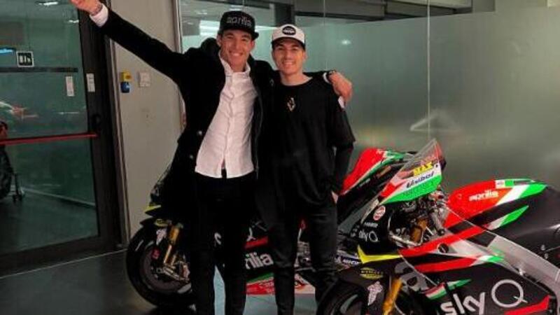 Aprilia chiama a raccolta i suoi piloti. E fa un dono &quot;da ridere&quot; a Aleix Espargar&ograve;