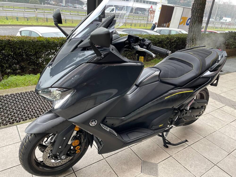 Yamaha T-Max 560 20° anniversario (2021) (3)