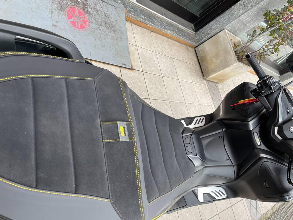 Yamaha T-Max 560 20° anniversario (2021) (6)