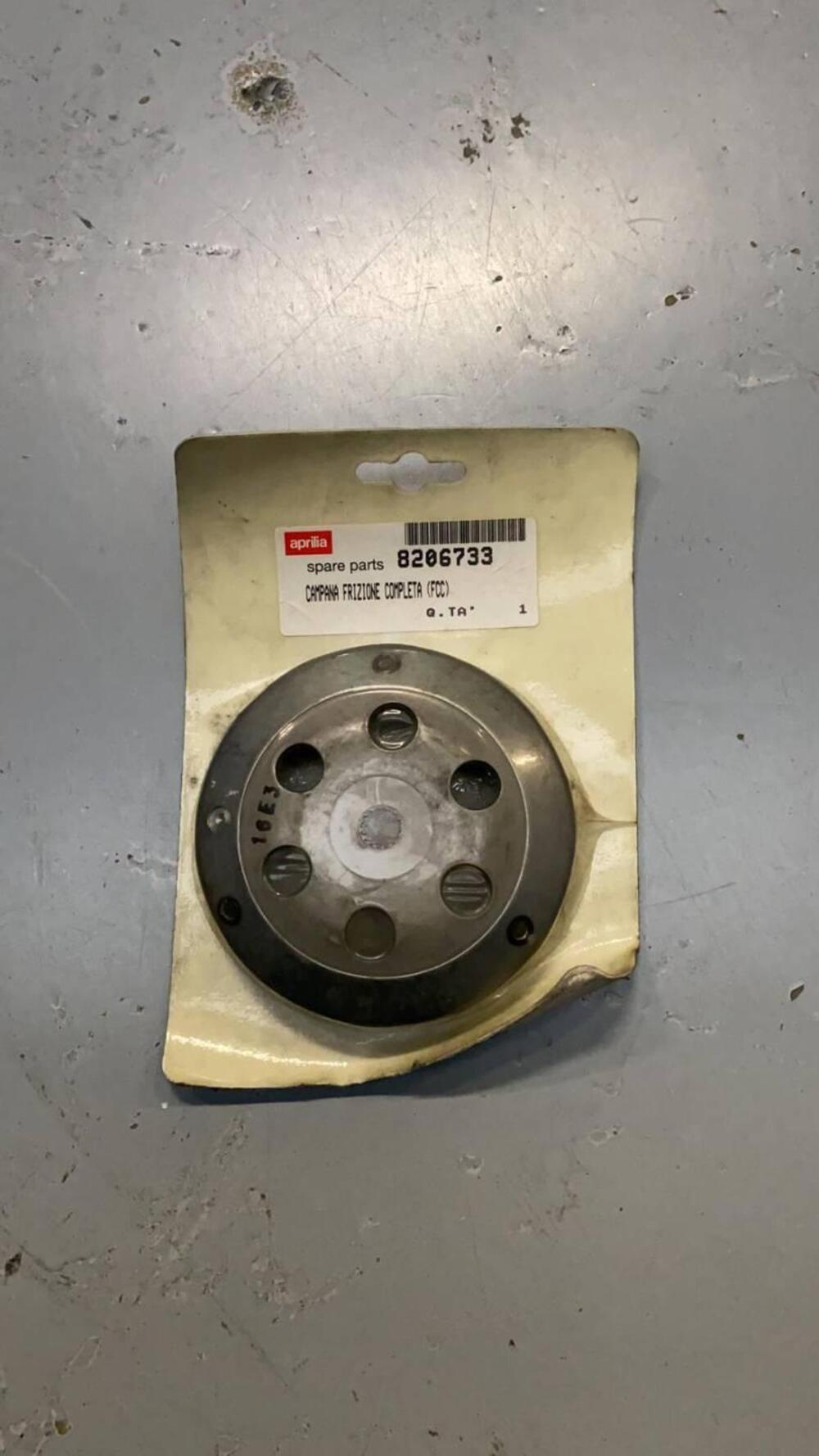 CAMPANA FRIZIONE PER APRILIA 50 CC. AP8206733