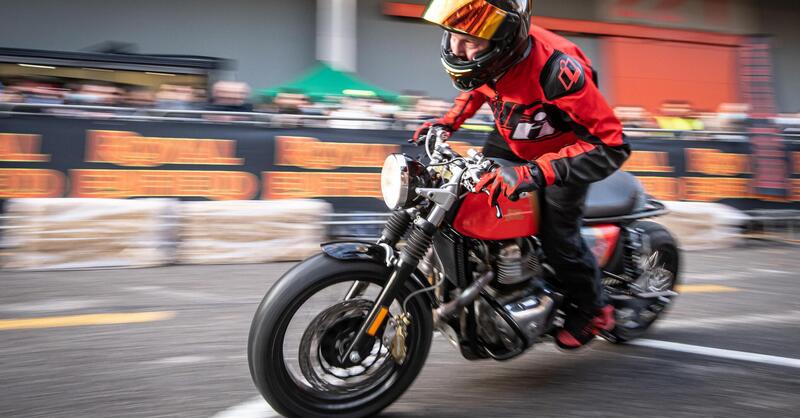 Royal Enfield e lo stunt rider Lee Bowers siglano una partnership ufficiale per il 2022