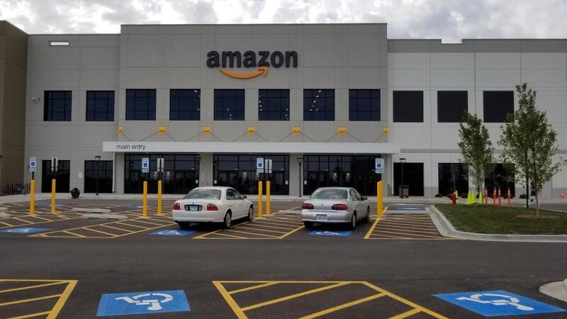 Amazon insegna anche come parcheggiare l&#039;auto e il van: in retromarcia, per sicurezza