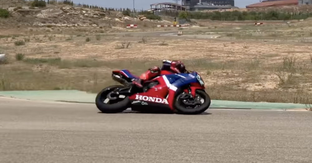 Marc Marquez ad Aragon ha scelto la Honda CBR 600 RR per massacrarsi, non certo per risparmiarsi