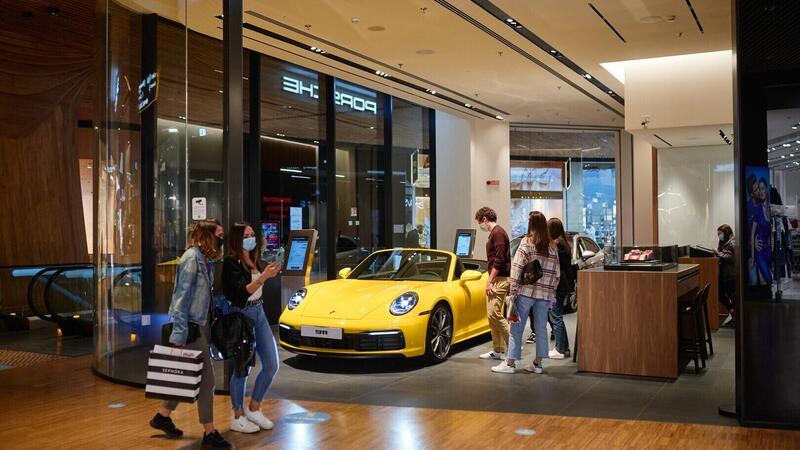 Porsche vende bene e in modo nuovo: Italia 3&deg; mercato europeo grazie a Macan e nuovi format di contatto