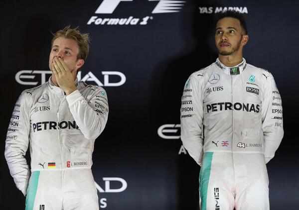Nico Rosberg piagnucola contro Lewis Hamilton: &quot;Che cosa gli ho fatto di male?&quot; 
