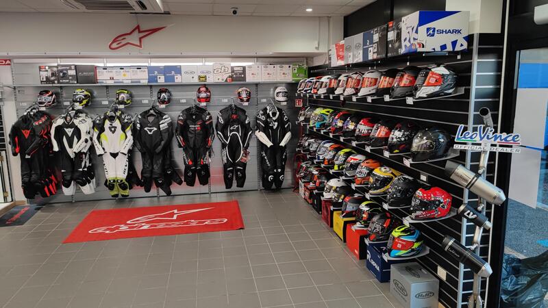 Motoabbigliamento: nuovo negozio a Viterbo