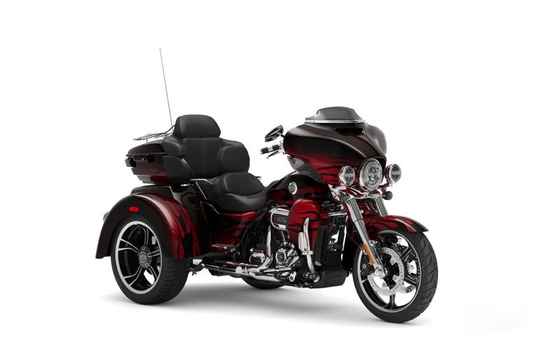 Harley-Davidson CVO - Custom Vehicle Operations 117 CVO Tri Glide (2022) - FLHTCUTGSE_AF