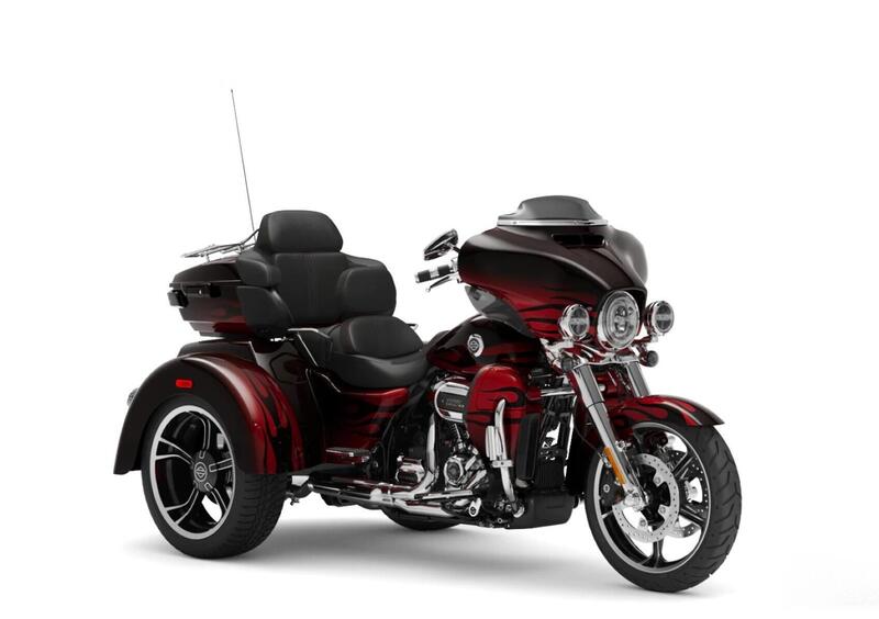 Harley-Davidson CVO - Custom Vehicle Operations 117 CVO Tri Glide (2022) - FLHTCUTGSE_AF