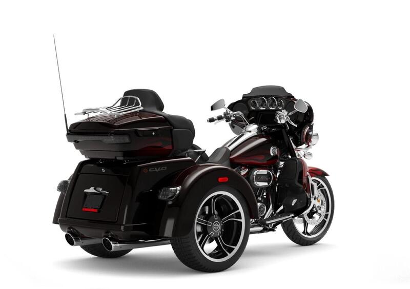Harley-Davidson CVO - Custom Vehicle Operations 117 CVO Tri Glide (2022) - FLHTCUTGSE_AF (8)