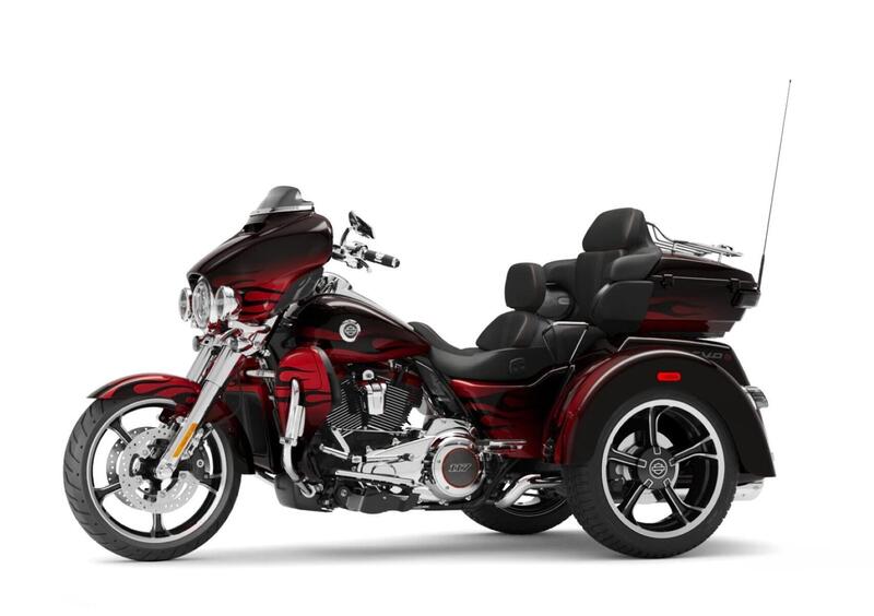 Harley-Davidson CVO - Custom Vehicle Operations 117 CVO Tri Glide (2022) - FLHTCUTGSE_AF (5)