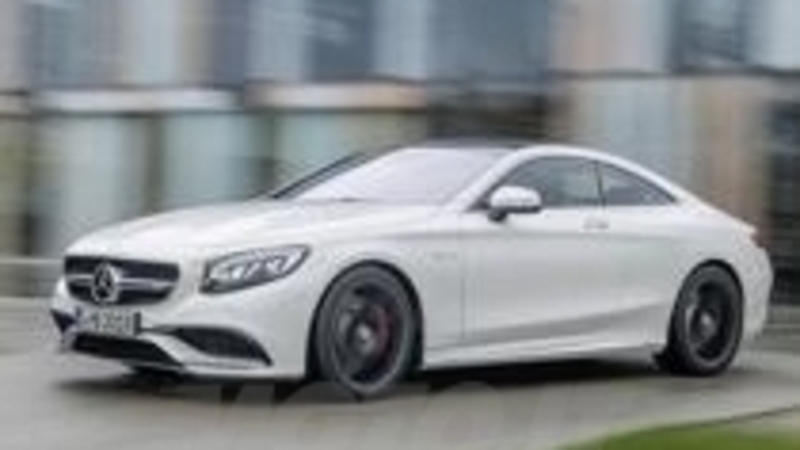 Mercedes-Benz S 63 AMG Coup&eacute;: 585 CV per l'auto che piega come una moto