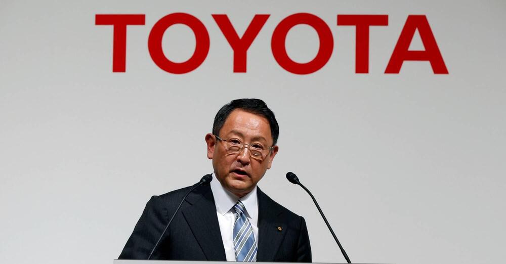 Akio Toyoda (Toyota): &ldquo;Se tutti guidassimo auto elettriche il sistema collasserebbe&rdquo;