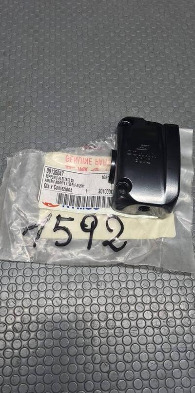 SUPPORTO FILETTATO DX AGILITY TUTTI Kymco