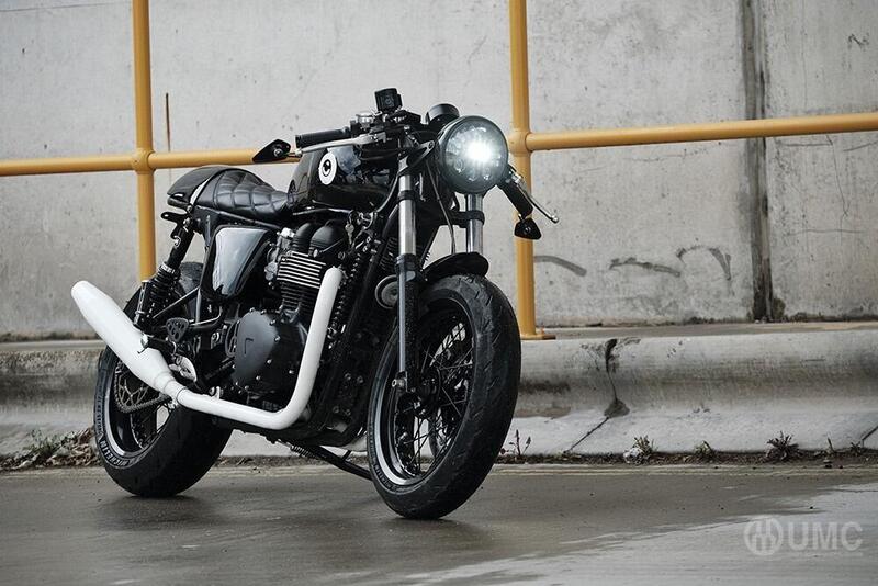 Triumph Thruxton 900 White Deuce. Il bianco vince